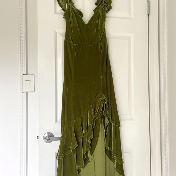 Tularosa Dresses & Skirts - Tularosa Green Velvet Maxi Dress with Ruffles
